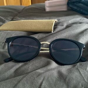 Guess sun glasses